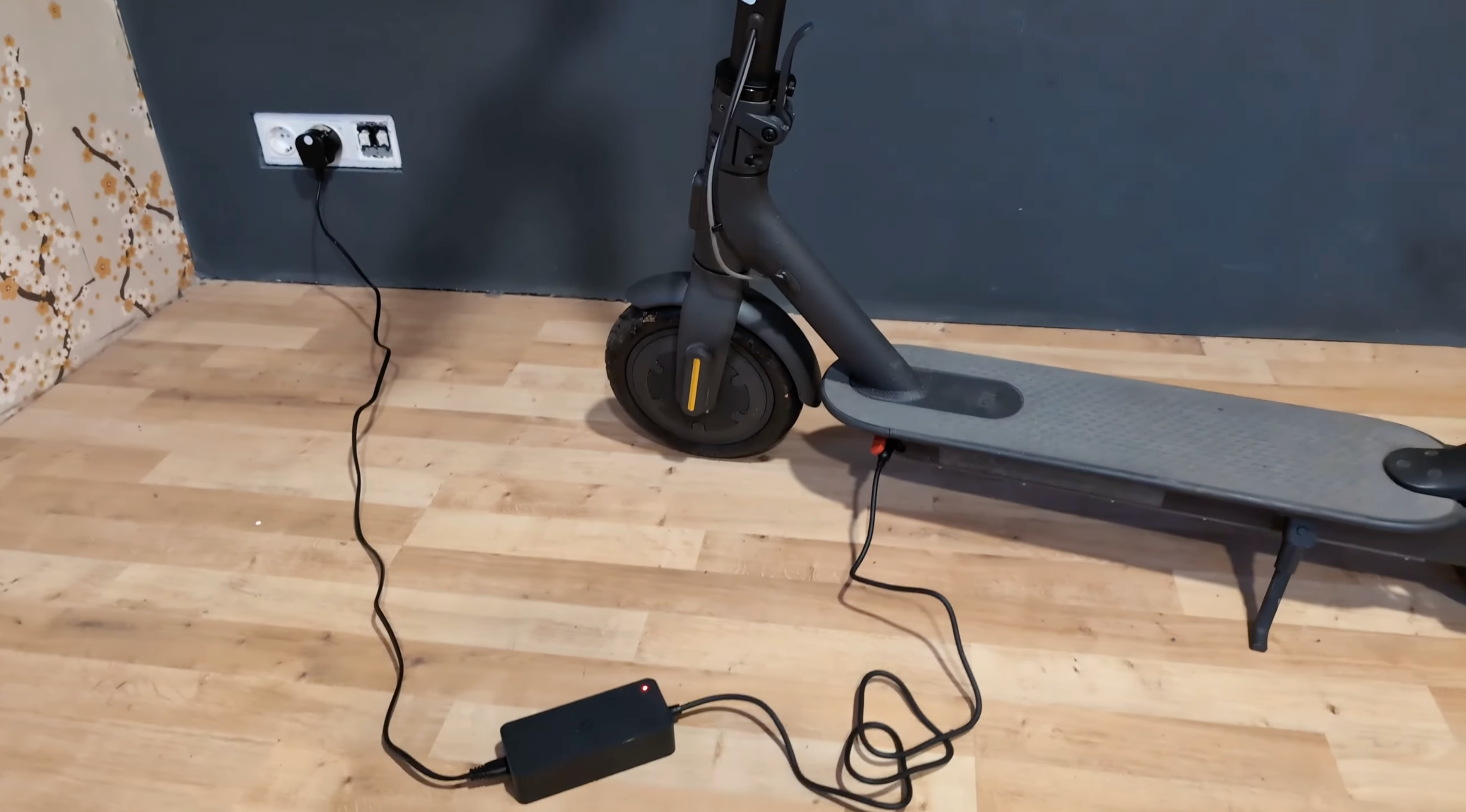 Xiaomi Scooter Charging