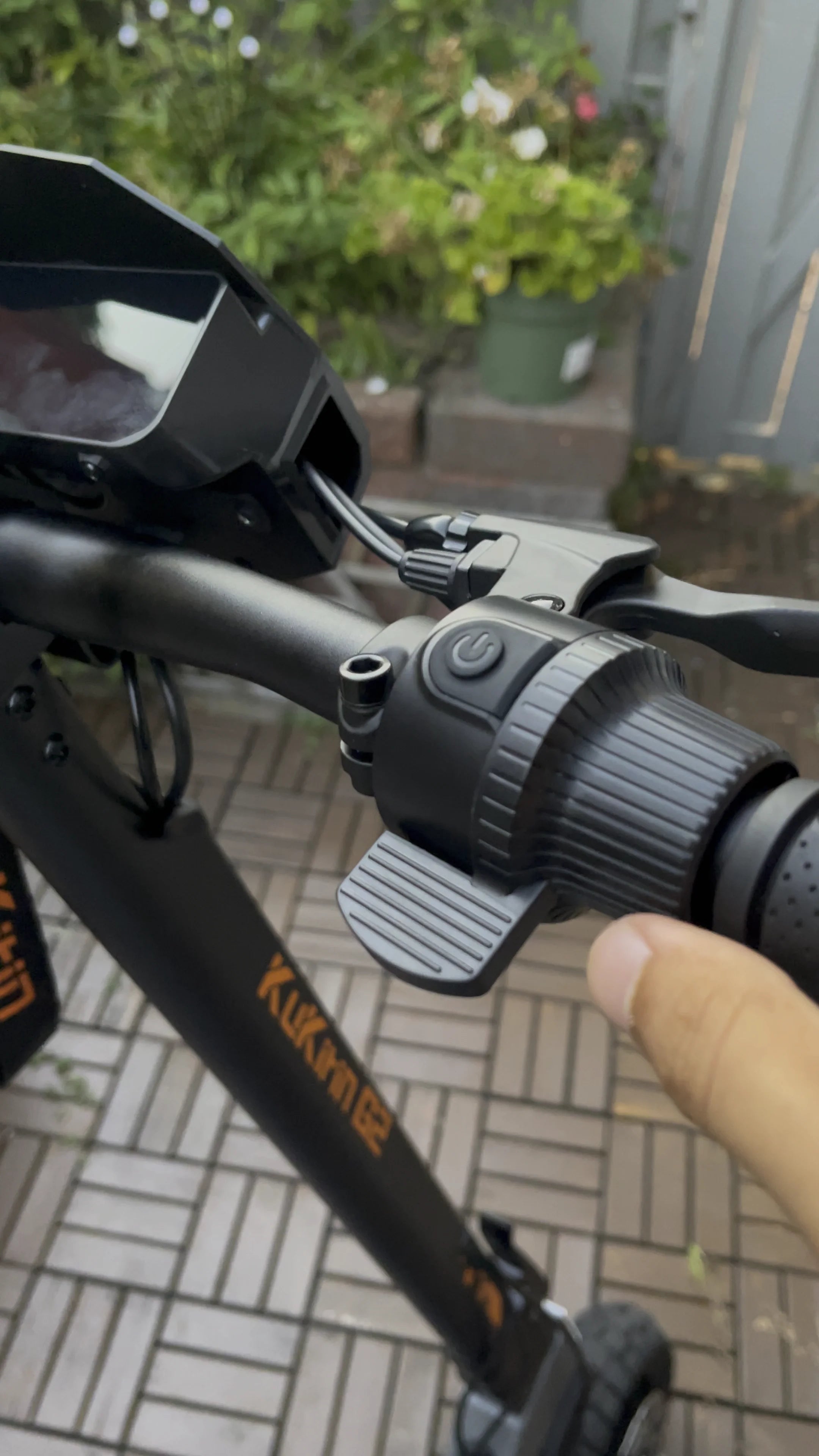 KuKirin G2 Throttle