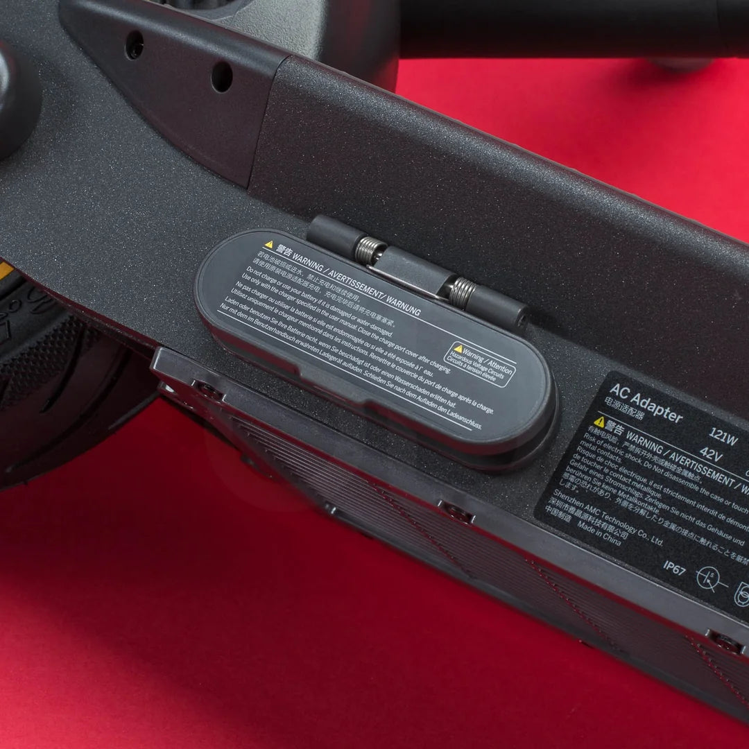 Ninebot Max G2 Charging Port