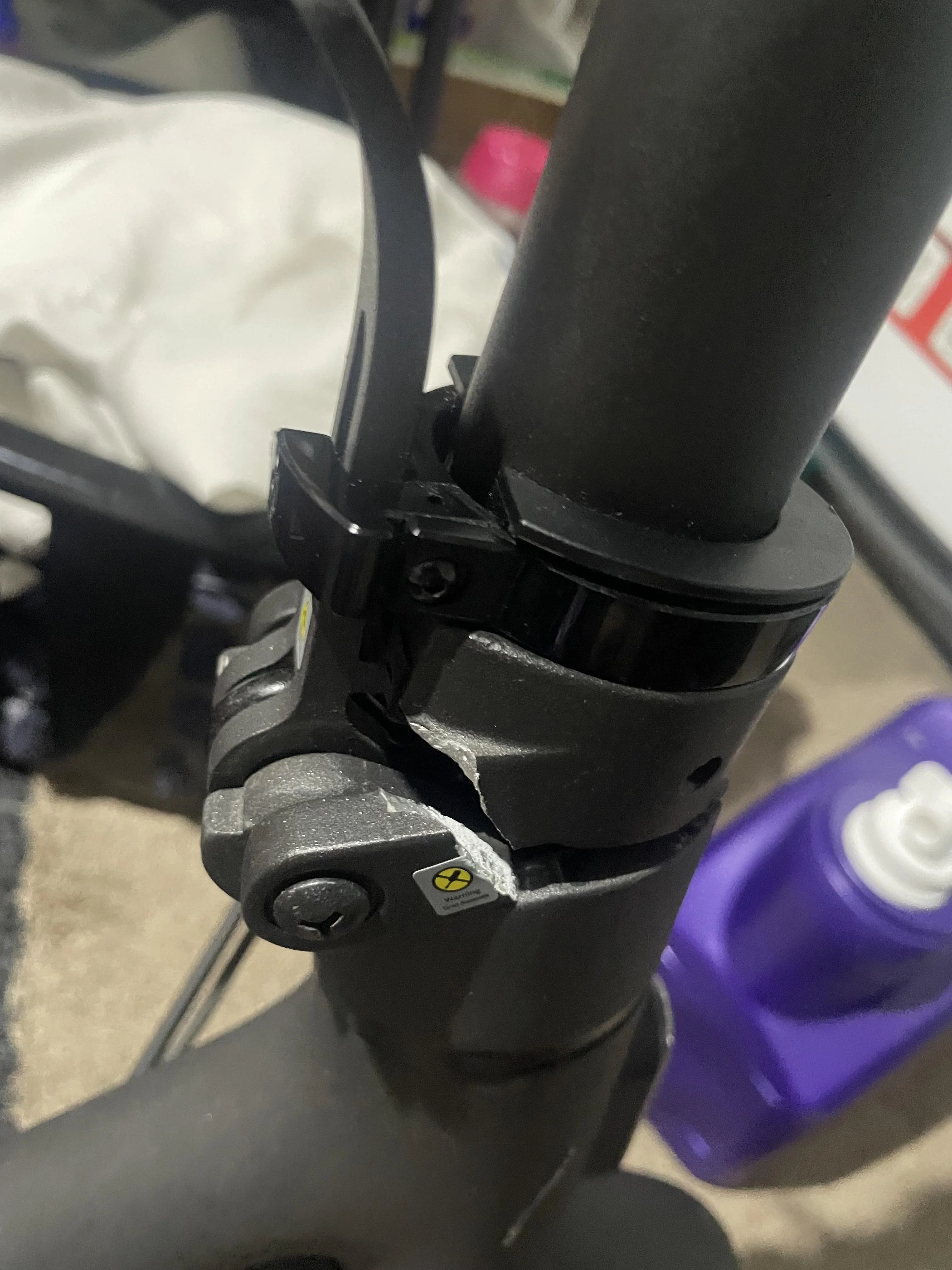 Broken Xiaomi Pro 2 Folding Mechanism